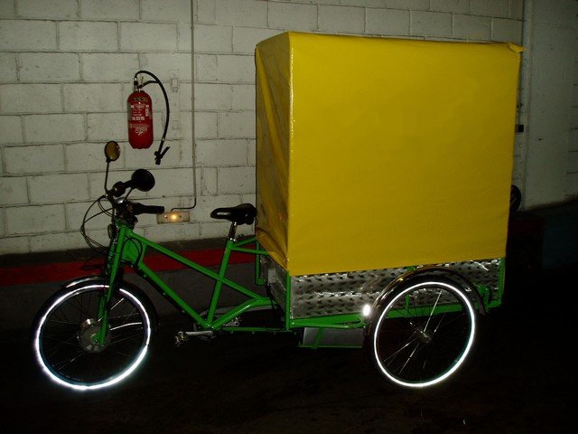 une gamme de tricycle à assistance électrique pour des usages  professionnels